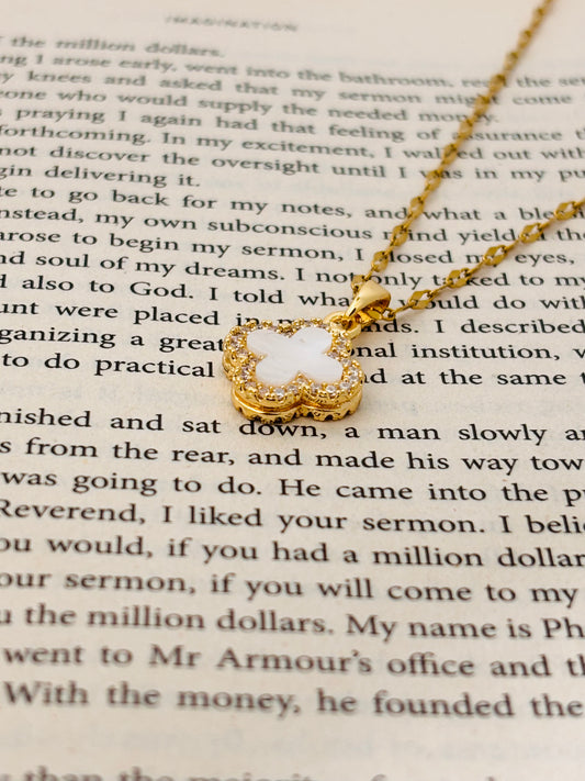Golden Clover Necklace✨