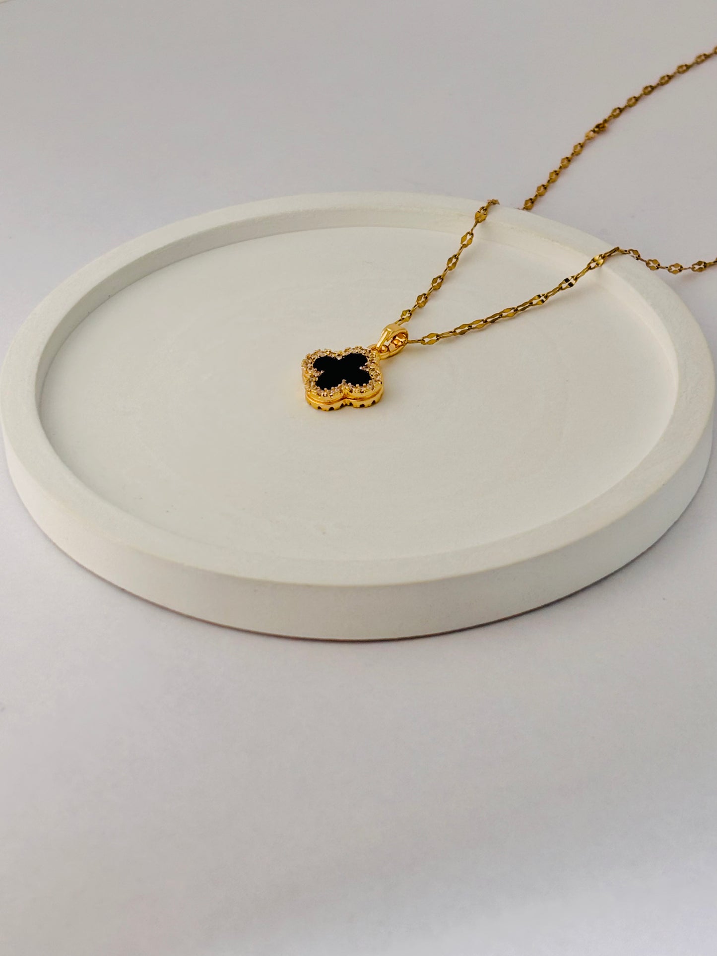 Golden Clover Necklace✨