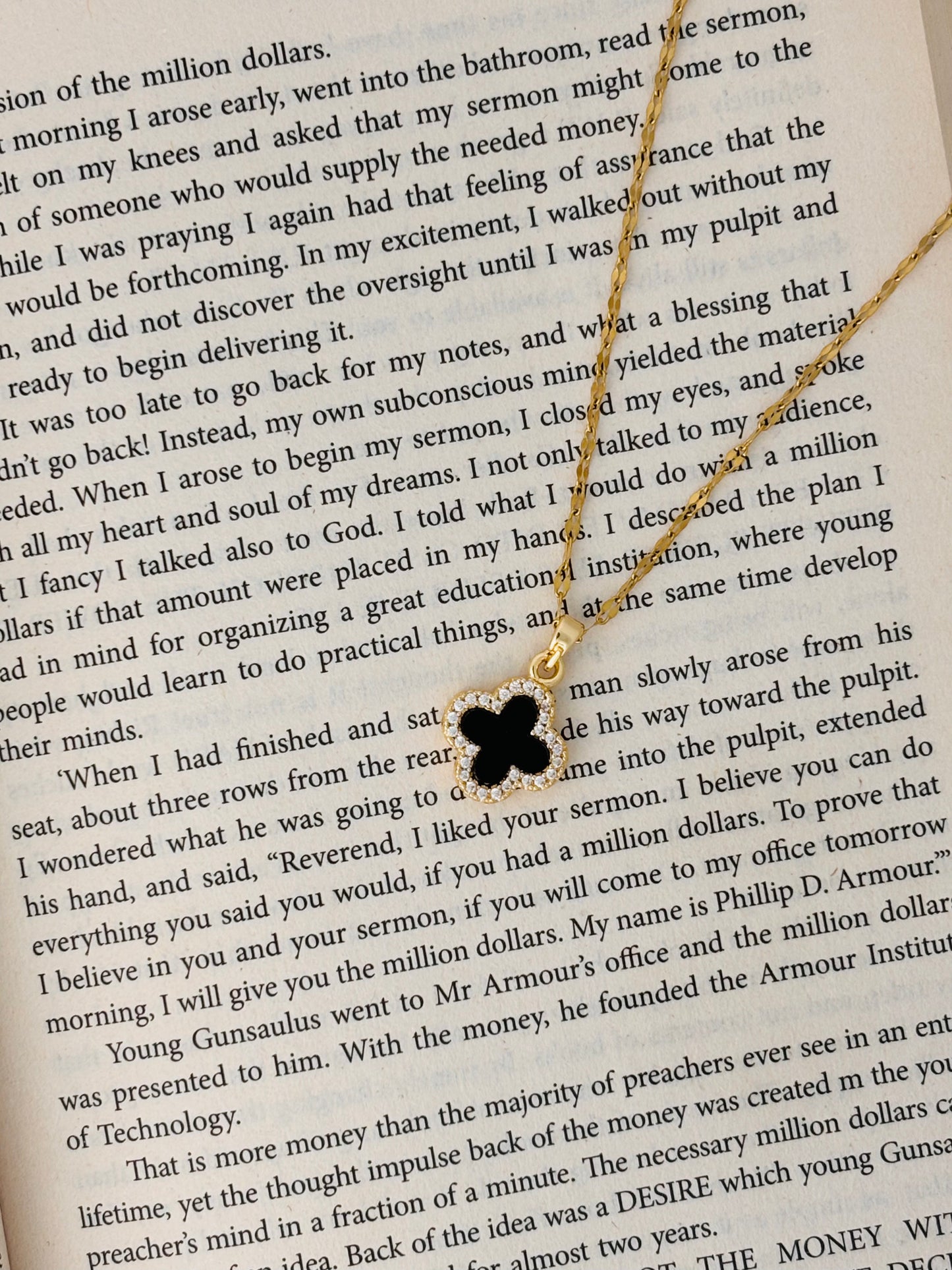 Golden Clover Necklace✨