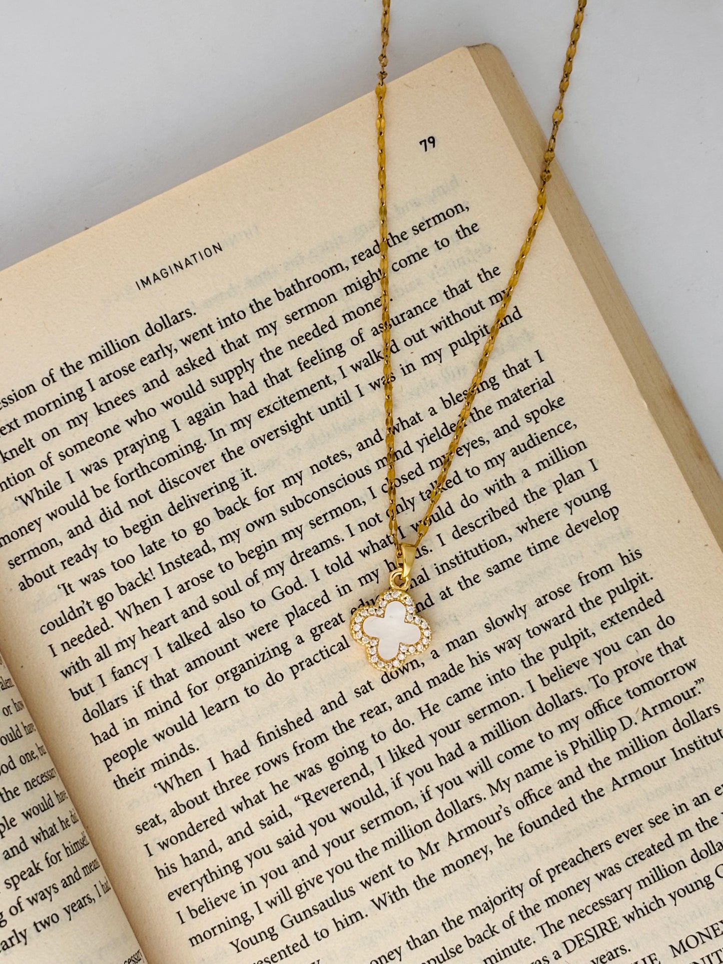 Golden Clover Necklace✨