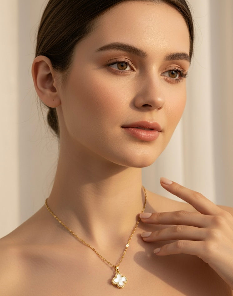 Golden Clover Necklace✨