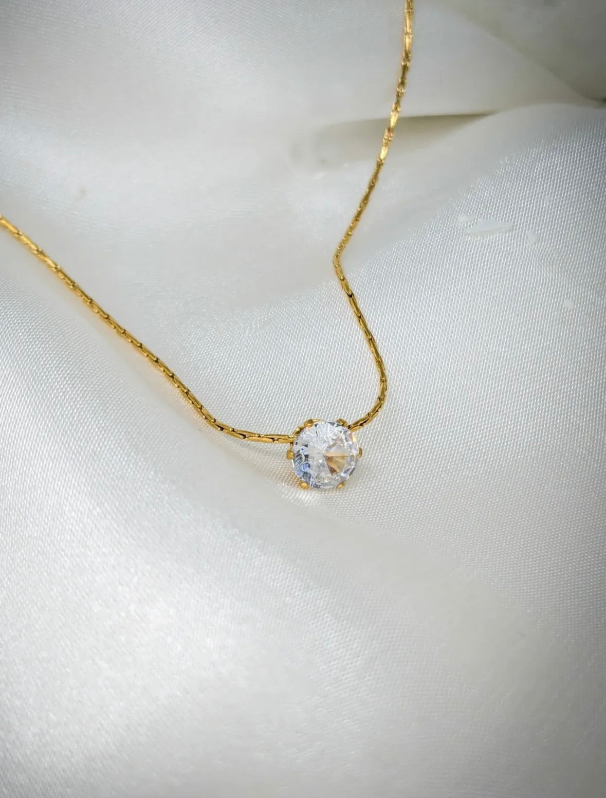 Solitaire Pendant Necklace