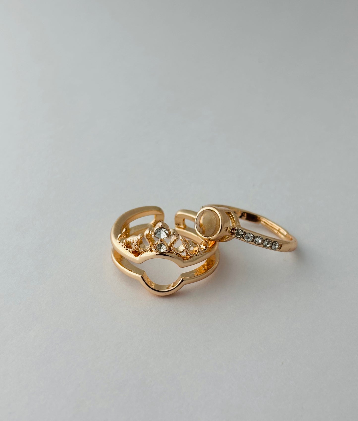 Majestic Crown Elegance Crystal Ring